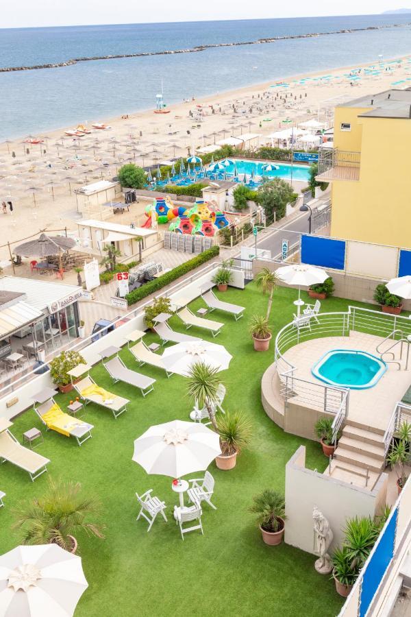 Hotel Igea Spiaggia Bellaria-Igea Marina Zewnętrze zdjęcie